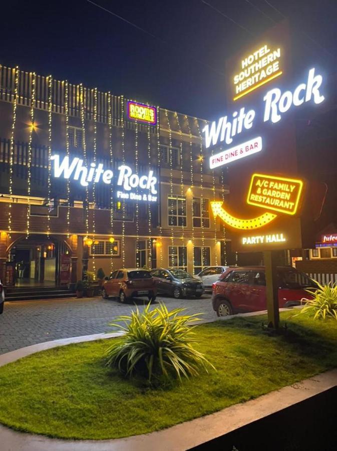 Hotel Southern Heritage Udupi Exteriör bild